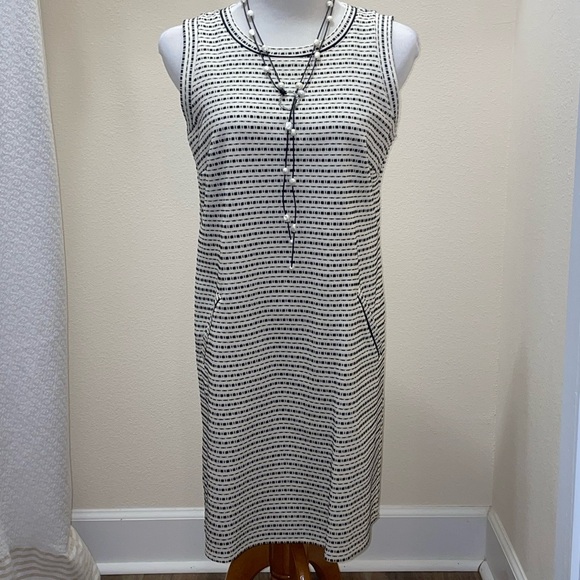 Loft Black & White Textured A-Line Shift Dress. - Picture 7 of 11